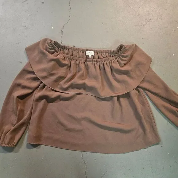 Wilfred by Aritzia XS Taupe Off-the-Shoulder Long Sleeve Top - Picture 3 of 4
